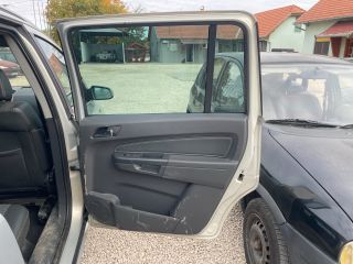 bontott OPEL ZAFIRA B Jobb hátsó Ajtó (Üres lemez)