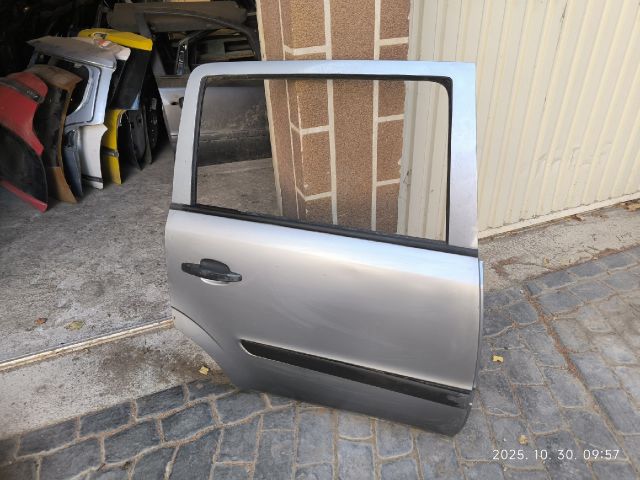 bontott OPEL ZAFIRA B Jobb hátsó Ajtó (Üres lemez)