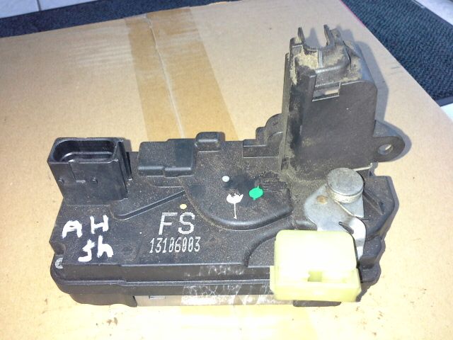 bontott OPEL ZAFIRA B Jobb hátsó Ajtózár