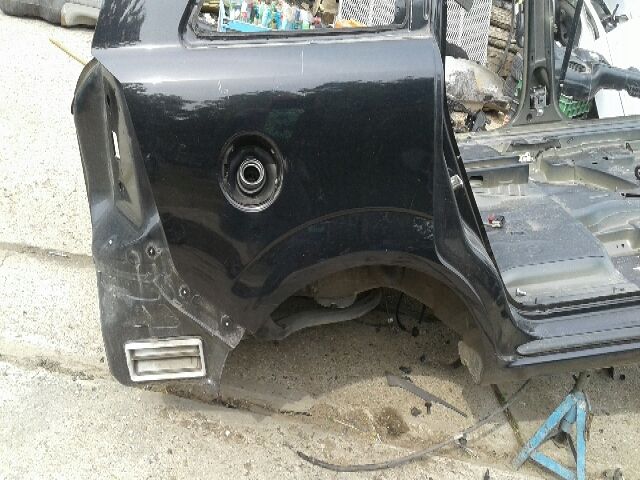 bontott OPEL ZAFIRA B Jobb hátsó Dobbetét (Kerékjárati, Műanyag)