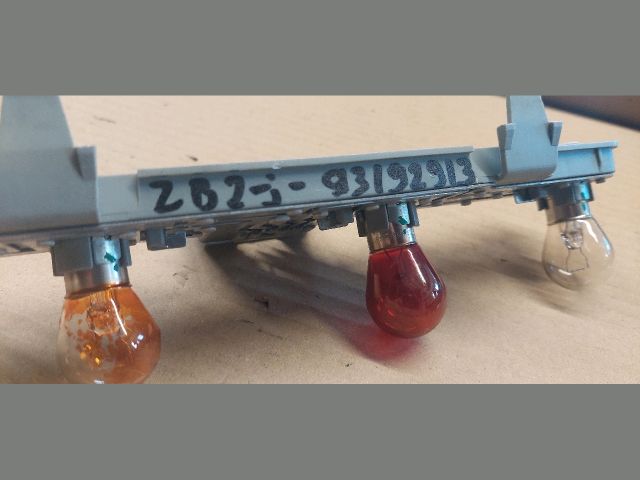 bontott OPEL ZAFIRA B Jobb Hátsó Lámpa Foglalat