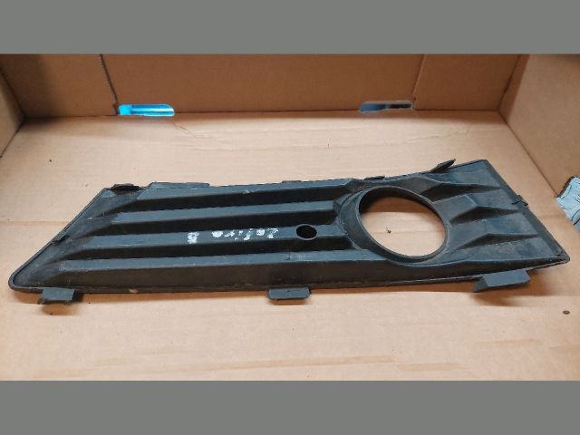 bontott OPEL ZAFIRA B Jobb Ködlámpa Rács