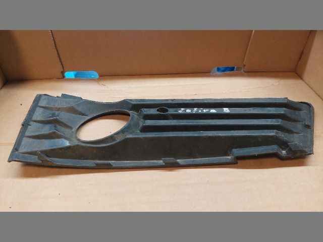 bontott OPEL ZAFIRA B Jobb Ködlámpa Rács
