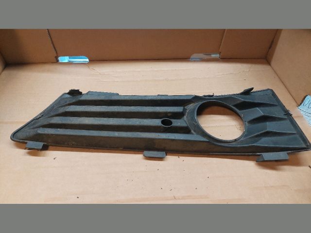 bontott OPEL ZAFIRA B Jobb Ködlámpa Rács