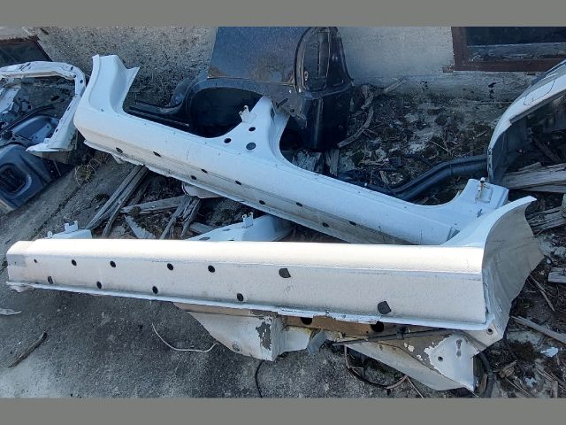 bontott OPEL ZAFIRA B Jobb Küszöb