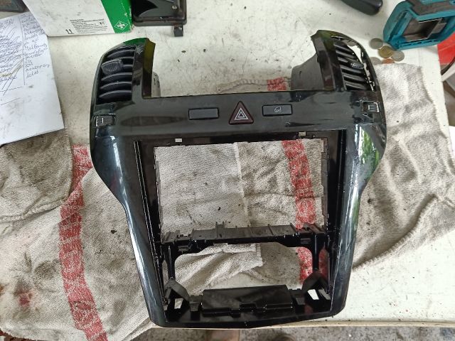 bontott OPEL ZAFIRA B Középkonzol Keret