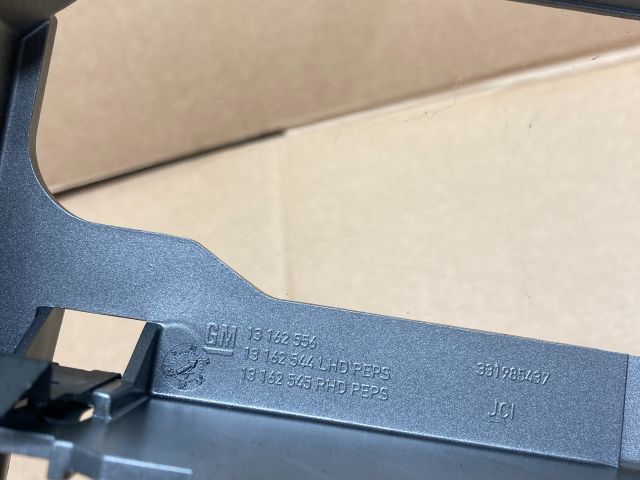 bontott OPEL ZAFIRA B Középkonzol Keret