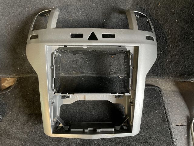bontott OPEL ZAFIRA B Középkonzol Keret
