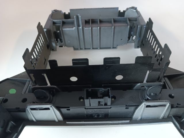 bontott OPEL ZAFIRA B Középkonzol Keret