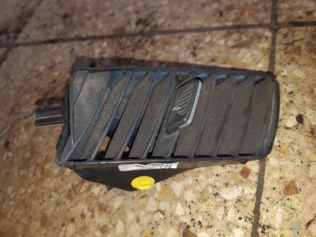 bontott OPEL ZAFIRA B Középső Jobb Szellőző