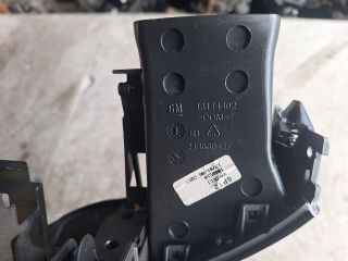 bontott OPEL ZAFIRA B Középső Szellőző