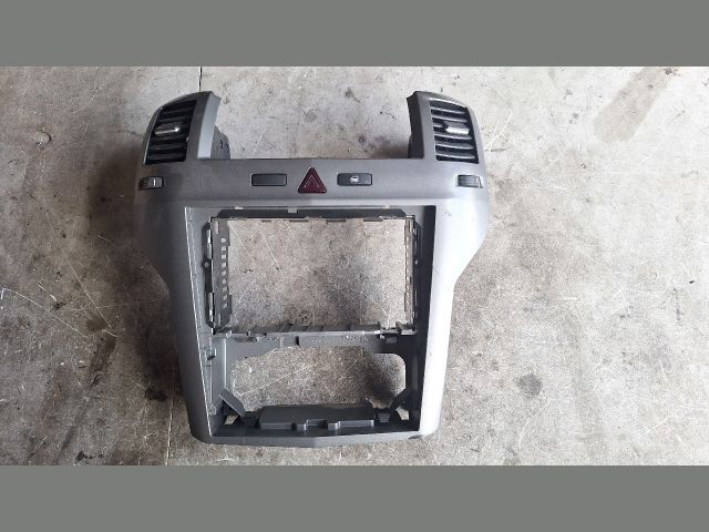 bontott OPEL ZAFIRA B Középső Szellőző