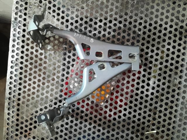 bontott OPEL ZAFIRA B Motorháztető Zsanér Pár