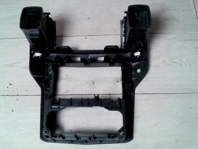 bontott OPEL ZAFIRA B Rádió / CD Keret