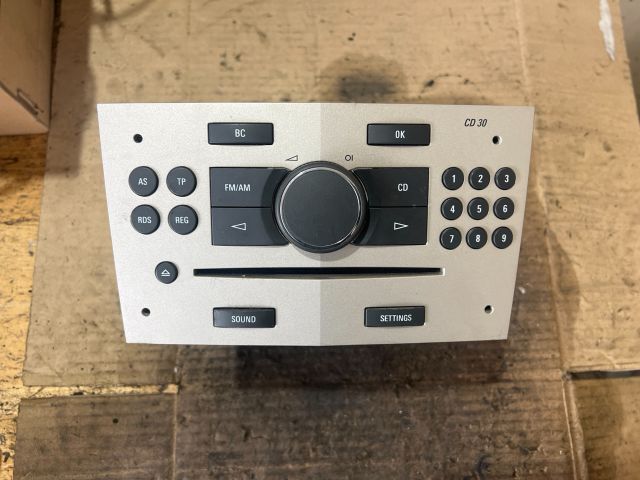 bontott OPEL ZAFIRA B Rádió / CD