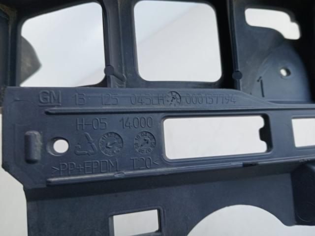 bontott OPEL ZAFIRA B Tartó Bak