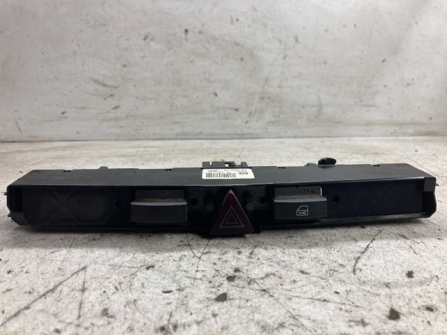 bontott OPEL ZAFIRA B Vészvillogó Kapcsoló