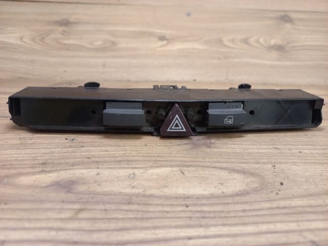 bontott OPEL ZAFIRA B Vészvillogó Kapcsoló