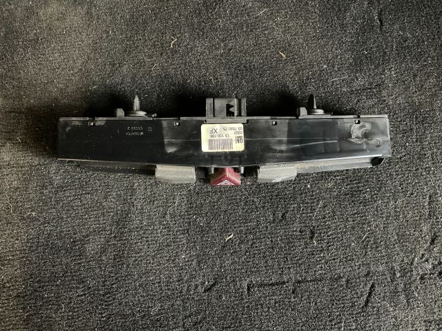 bontott OPEL ZAFIRA B Vészvillogó Kapcsoló