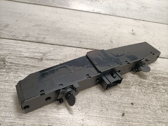 bontott OPEL ZAFIRA B Vészvillogó Kapcsoló