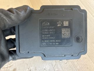 bontott OPEL ZAFIRA C ABS Kocka