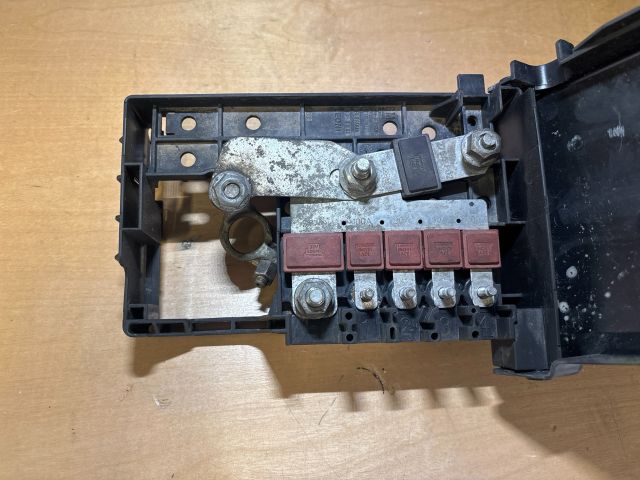 bontott OPEL ZAFIRA C Biztosítéktábla Motortér