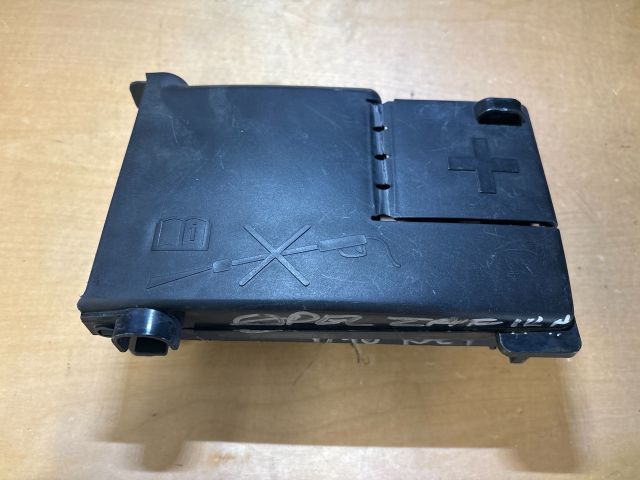 bontott OPEL ZAFIRA C Biztosítéktábla Motortér