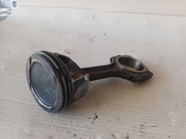 bontott OPEL ZAFIRA C Dugattyú és Hajtókar