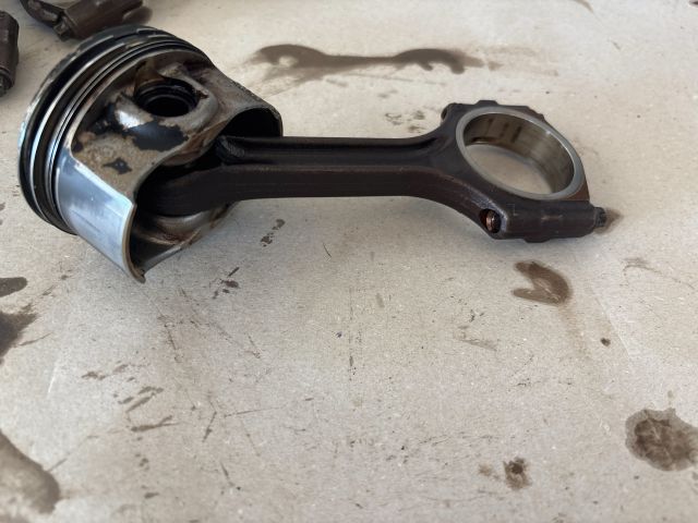 bontott OPEL ZAFIRA C Dugattyú és Hajtókar