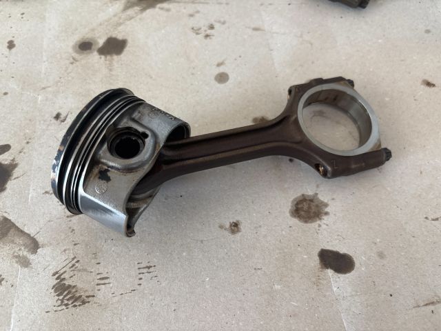 bontott OPEL ZAFIRA C Dugattyú és Hajtókar