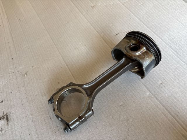 bontott OPEL ZAFIRA C Dugattyú és Hajtókar