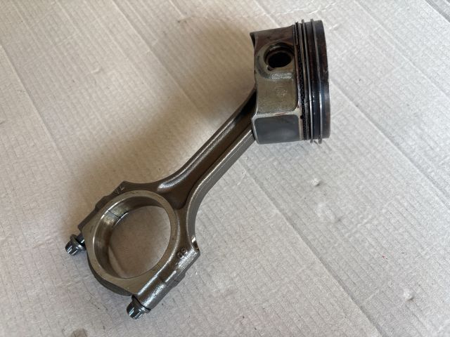 bontott OPEL ZAFIRA C Dugattyú és Hajtókar