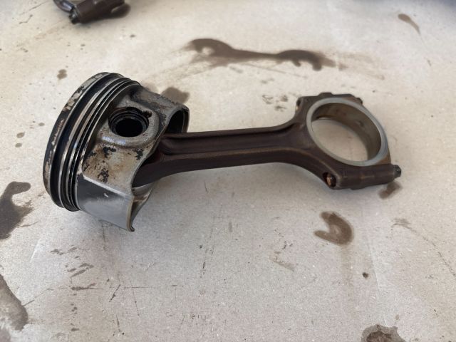 bontott OPEL ZAFIRA C Dugattyú és Hajtókar