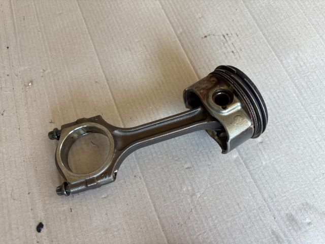 bontott OPEL ZAFIRA C Dugattyú és Hajtókar