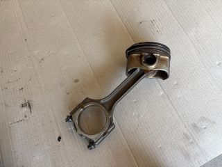 bontott OPEL ZAFIRA C Dugattyú és Hajtókar