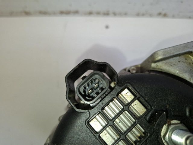 bontott OPEL ZAFIRA C Generátor