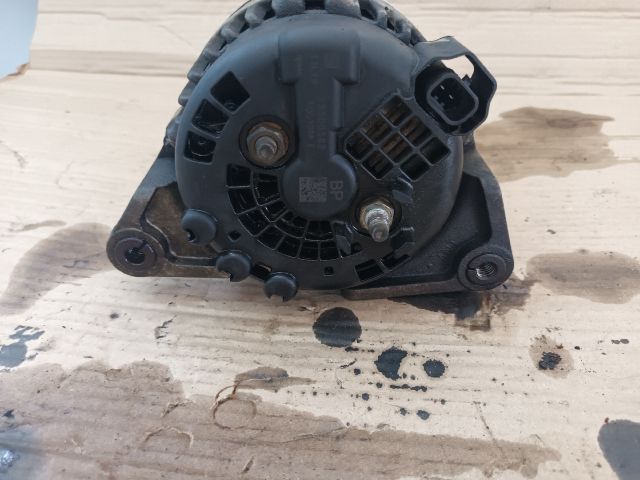 bontott OPEL ZAFIRA C Generátor