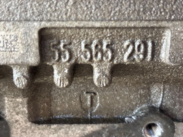 bontott OPEL ZAFIRA C Hengerfej