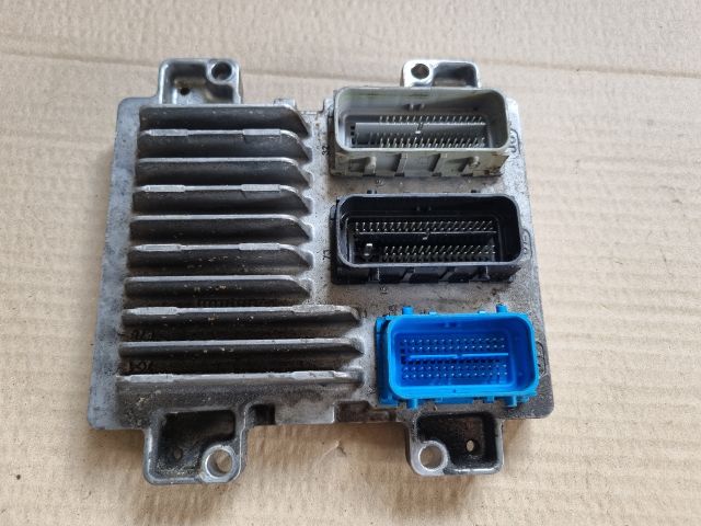 bontott OPEL ZAFIRA C Motorvezérlő