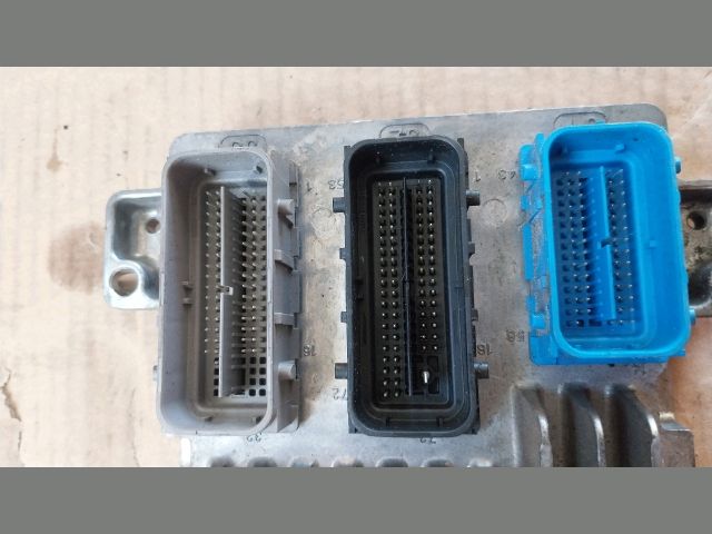 bontott OPEL ZAFIRA C Motorvezérlő