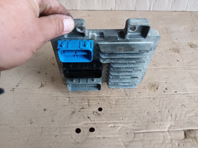 bontott OPEL ZAFIRA C Motorvezérlő