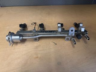 bontott OPEL ZAFIRA C Porlasztó Sor / Híd