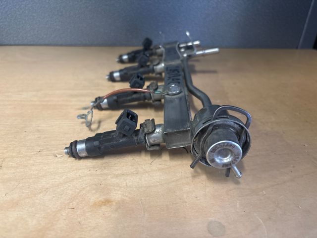 bontott OPEL ZAFIRA C Porlasztó Sor / Híd