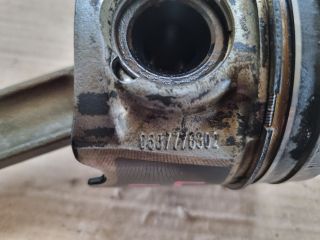 bontott OPEL ZAFIRA C Dugattyú és Hajtókar