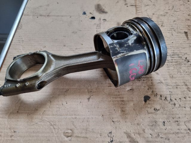 bontott OPEL ZAFIRA C Dugattyú és Hajtókar