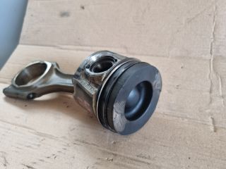 bontott OPEL ZAFIRA C Dugattyú és Hajtókar