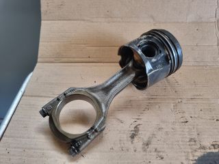 bontott OPEL ZAFIRA C Dugattyú és Hajtókar