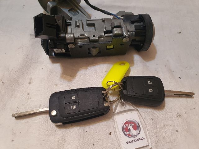 bontott OPEL ZAFIRA C Gyújtáskapcsoló Házzal