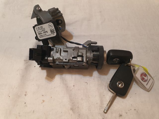 bontott OPEL ZAFIRA C Gyújtáskapcsoló Házzal