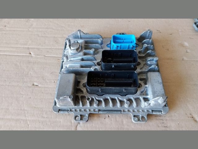 bontott OPEL ZAFIRA C Motorvezérlő